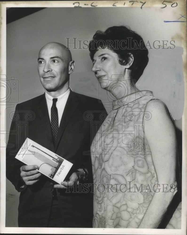 1967 Press Photo Mrs. Mayer &amp; Max Barnett Jr. Prepare for Performing Arts Tour- Historic Images