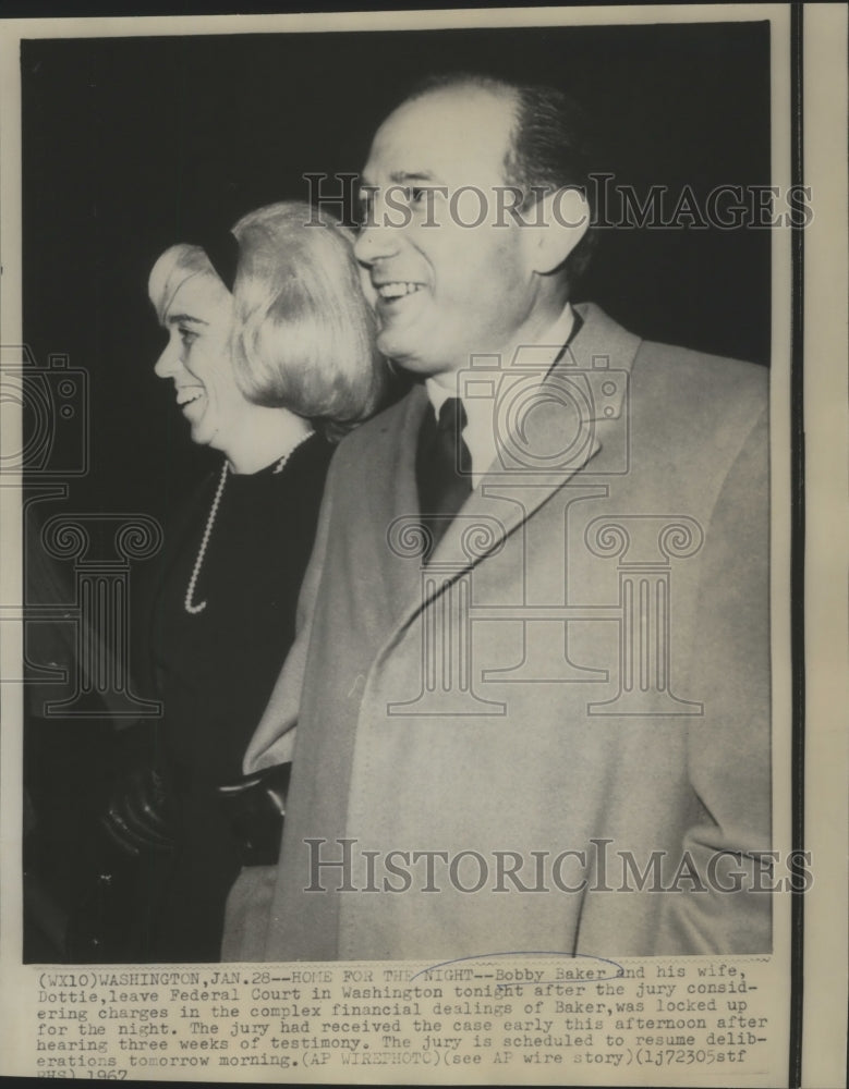 1967 Press Photo Bobby Baker and Wife Dottie Leave Federal Court, Washington, DC- Historic Images