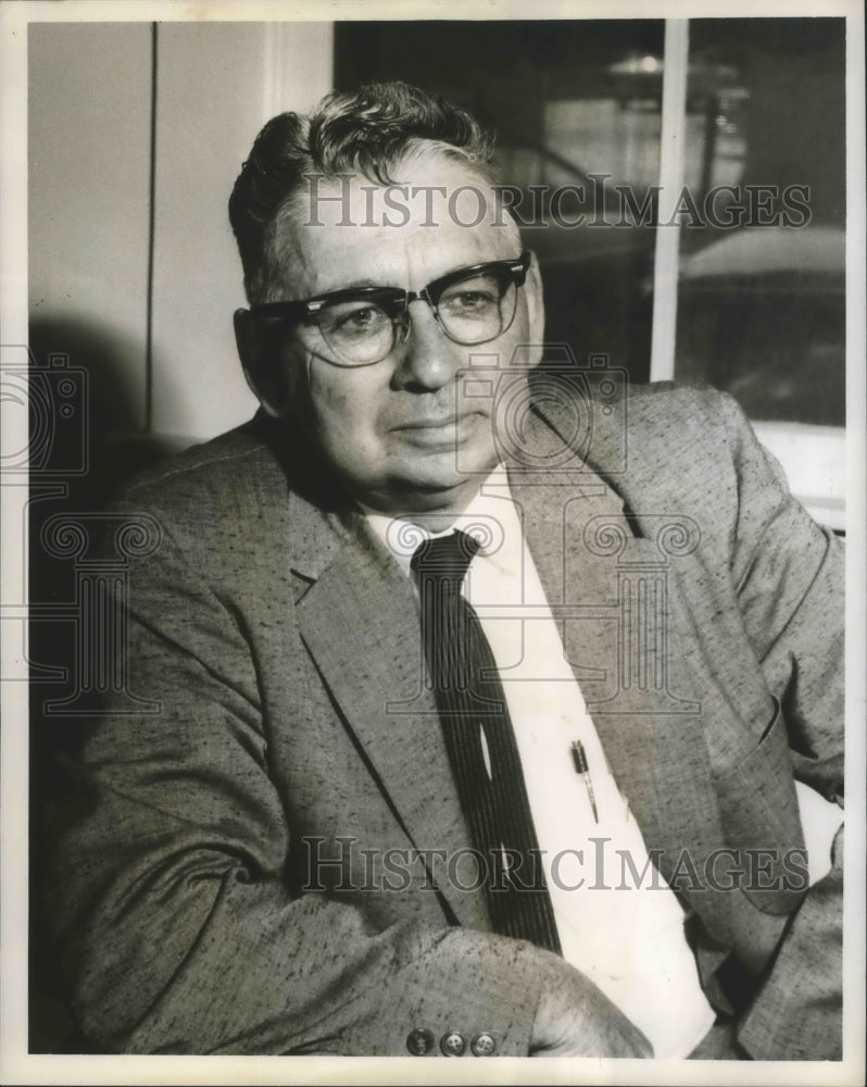 1960 Press Photo Oren Baker, New Orleans District Engineer, Highway Department