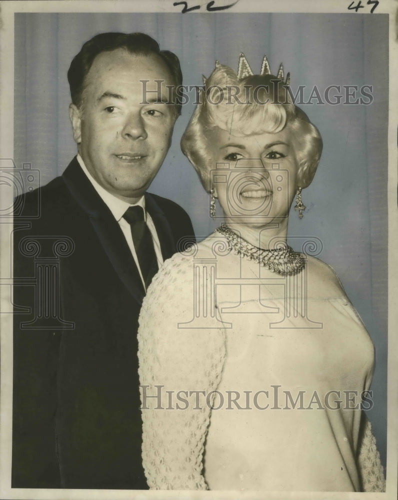 1966 Press Photo National Beauty Salon Week - Johnny Barfield, Corin Koehl- Historic Images