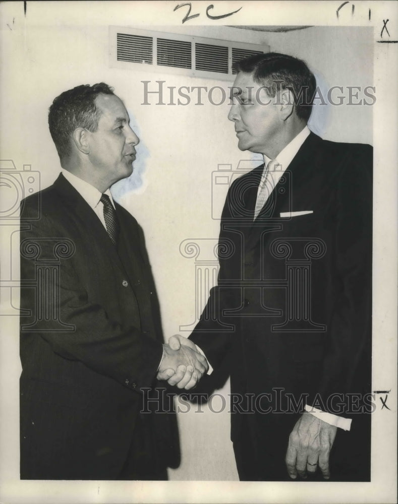Load image into Gallery viewer, 1965 Press Photo Joseph Barr &amp; John McKeithen at Louisiana Bankers Association

