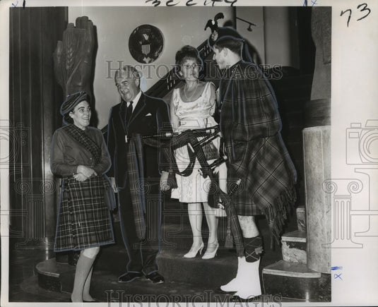 1966 Press Photo Attendees at "Night in Great Britain" Dinner in New Orleans