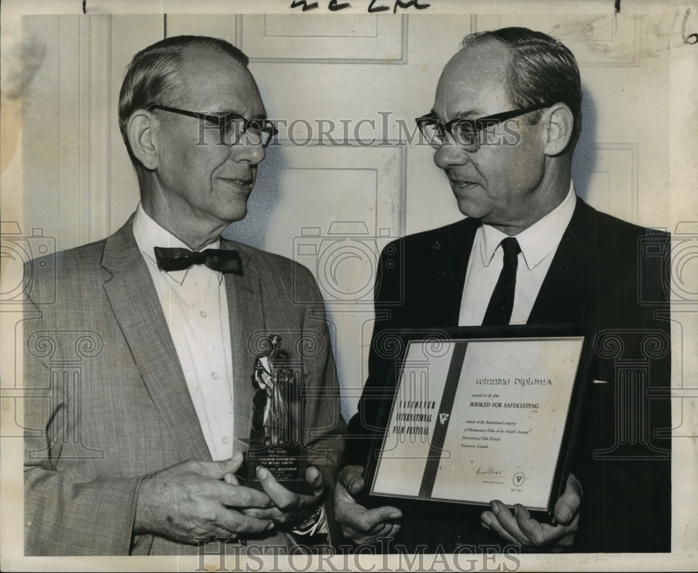 1961 Press Photo Dr. Loyd Rowland, Z Wilson Bartlett, LA Assoc for Mental Health- Historic Images