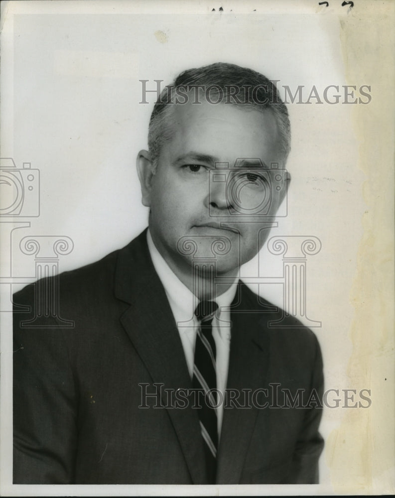 1966 Press Photo Dr. Bernard Baus, Vice President, Commonwealth Oil Refining Co.- Historic Images