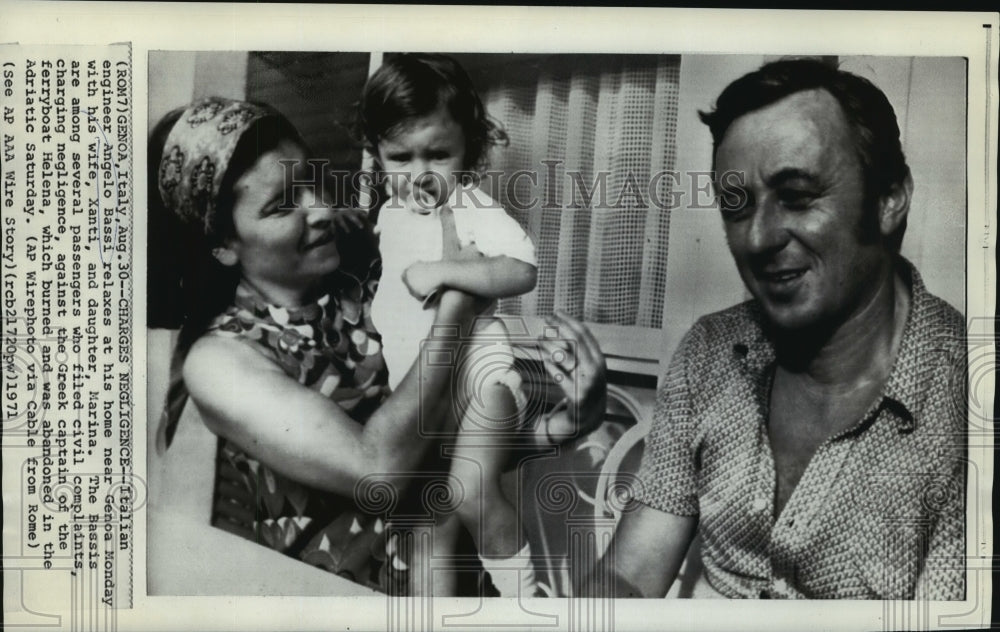 1971 Press Photo Angelo Bassai with Wife Xanti and Daughter Marina- Historic Images