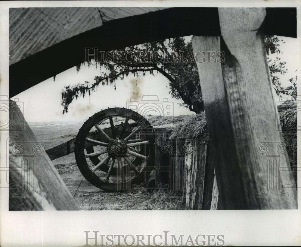 1965 Press Photo Chalmette Battlefield - Battle of New Orleans Cannons