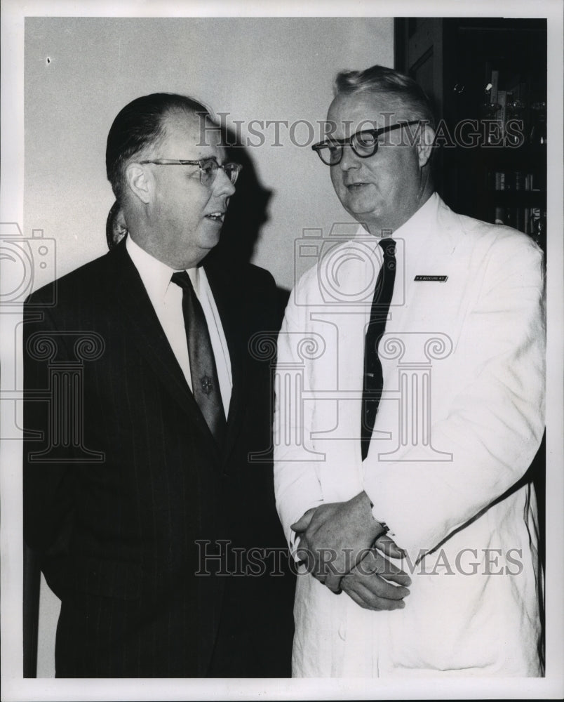  Press Photo Dr. Duncan Clark and Dr. Philip Beckjord at Tulane Medical School- Historic Images