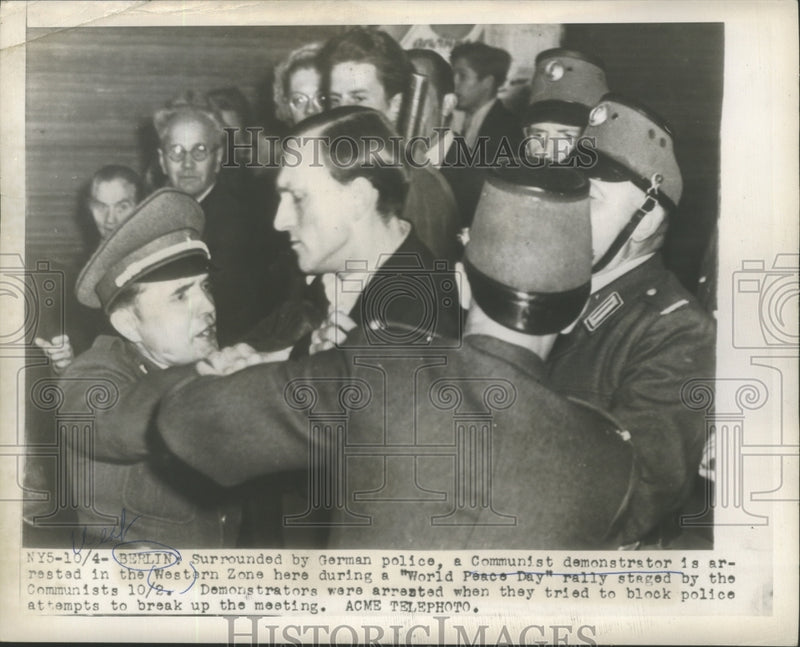 Load image into Gallery viewer, 1949 Press Photo Police arrested a Communist demonstrator during rally in Berlin
