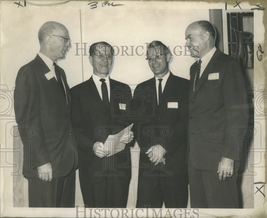 1968 Press Photo Presbytery of New Orleans officers conferring at Gentily Church- Historic Images