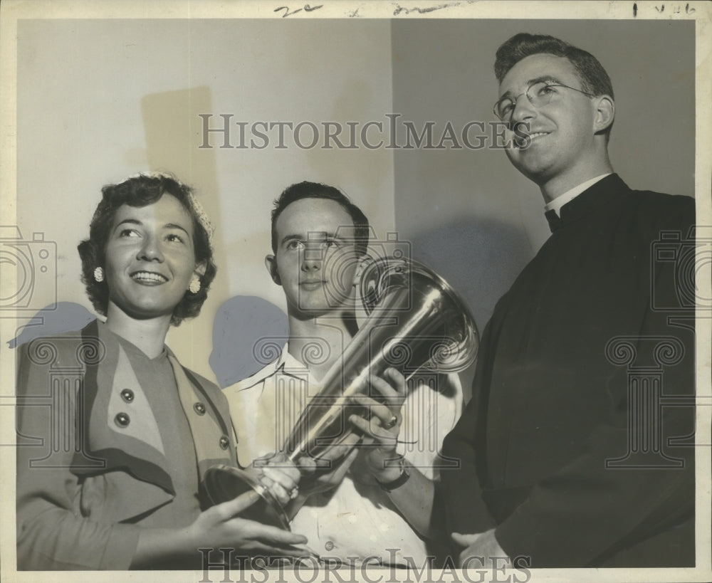 1954 Press Photo Biggest News of the Week Essay Contest Winners and Teacher