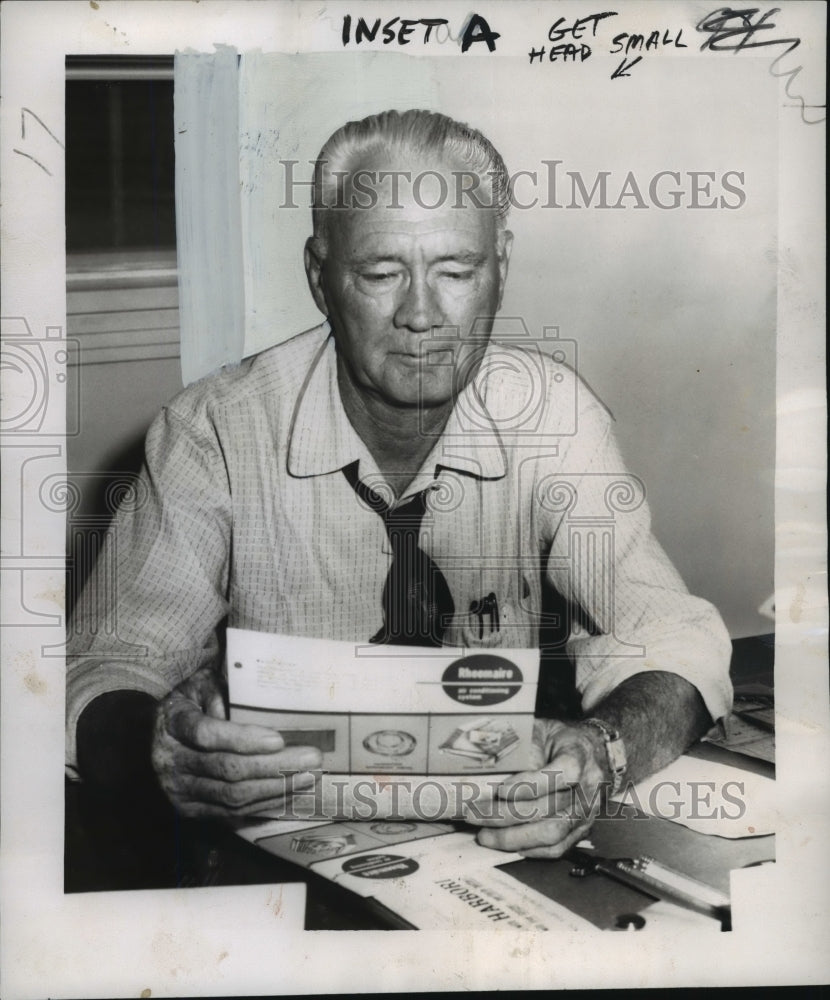 1957 Press Photo JJ Bindewald of New Orleans plumbing, heating air-conditioning