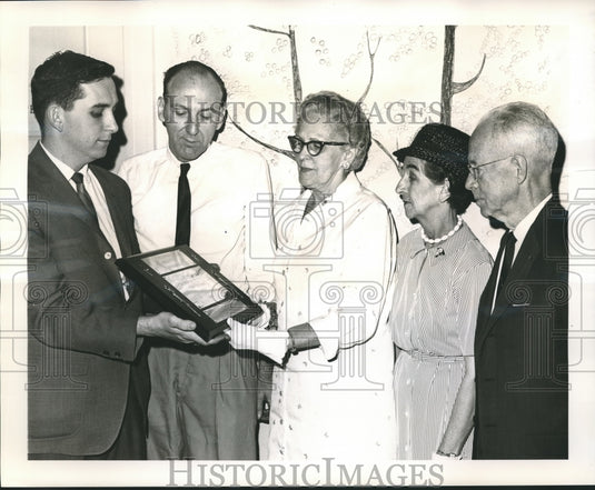1967 Press Photo Group of Recipients of Volunteer Award at Celebration Event