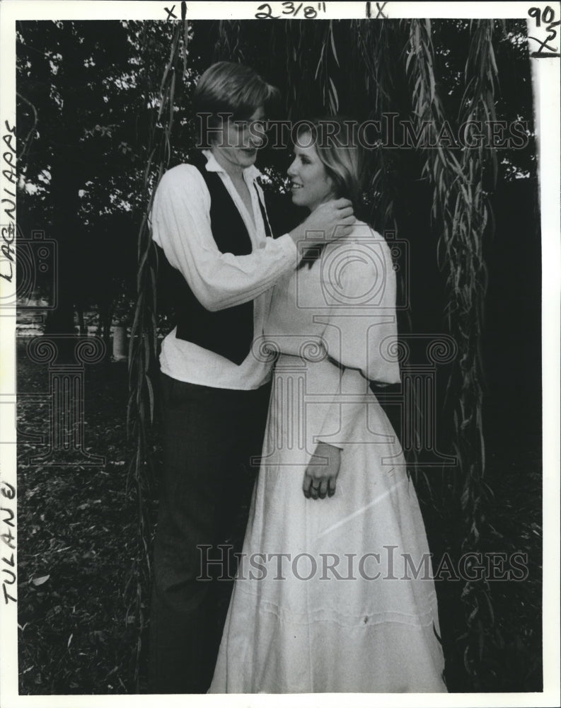 1982 Press Photo Actors George Blow and Jennifer Grinwell in Play, &quot;The Seagull&quot;- Historic Images