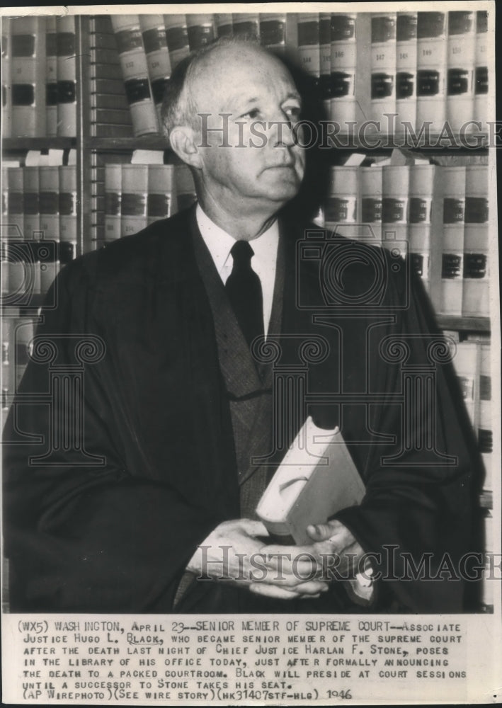 1946 Press Photo Associate Justice Hugo L. Black in his Office Library