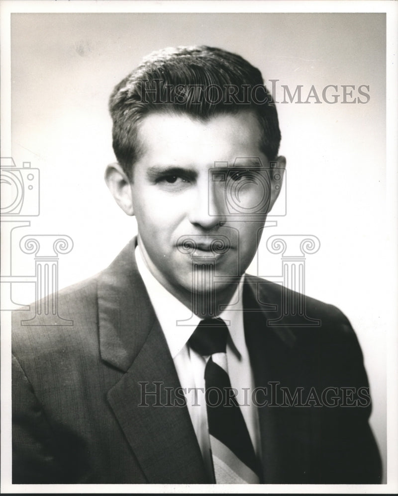 Load image into Gallery viewer, 1957 Press Photo Lederle Laboratories Division Representative Richard E. Black
