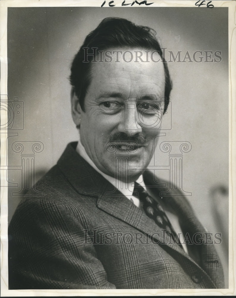 1969 Press Photo J.D.W. Blyth, President of Canada Dry at Fontainbleau Hotel