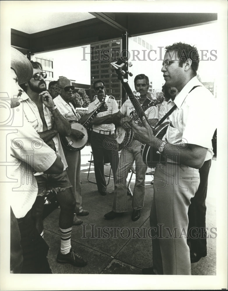 1981 Press Photo Peter Dr. Banjo Wenick at Bluegras Music Festival in Louisville- Historic Images