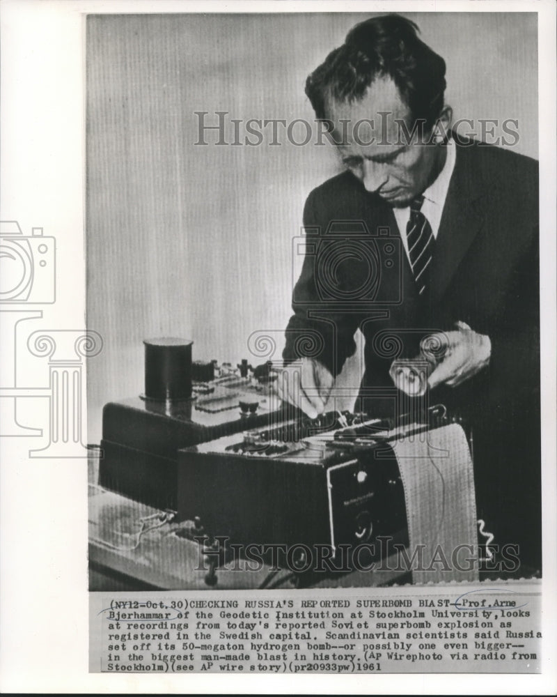 1961 Press Photo Prof. Arne Bjerhammar,Geodetic Institution at Stockholm Univ.- Historic Images