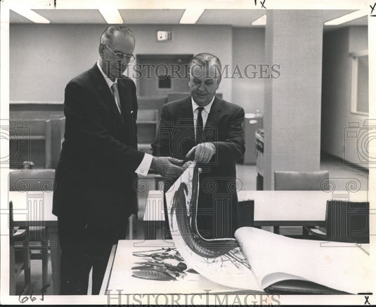 1964 Press Photo Louisiana State University officers with Birds of America book- Historic Images