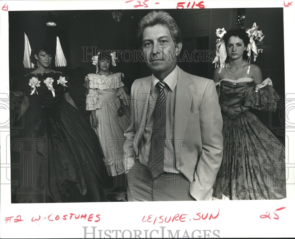  Press Photo Costume designer with Quardroon Costumes- Historic Images