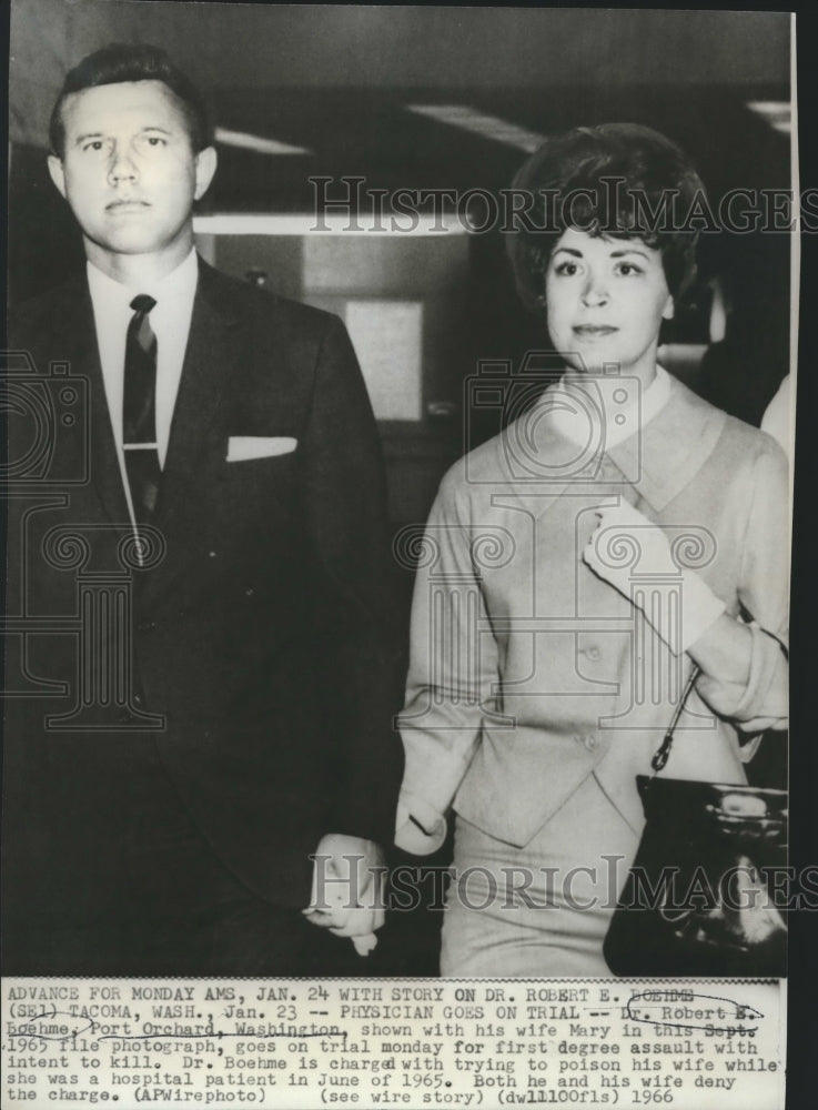 Load image into Gallery viewer, 1966 Press Photo Dr. Robert Boehme and His Wife Mary Walking to His Trial
