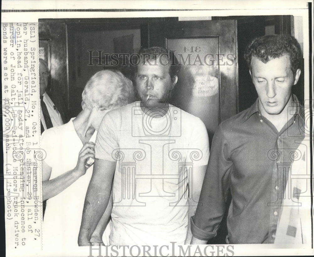 1970 Press Photo Sharron Bowden, Gerald Bowden, Bob Shuler head for Jail- Historic Images
