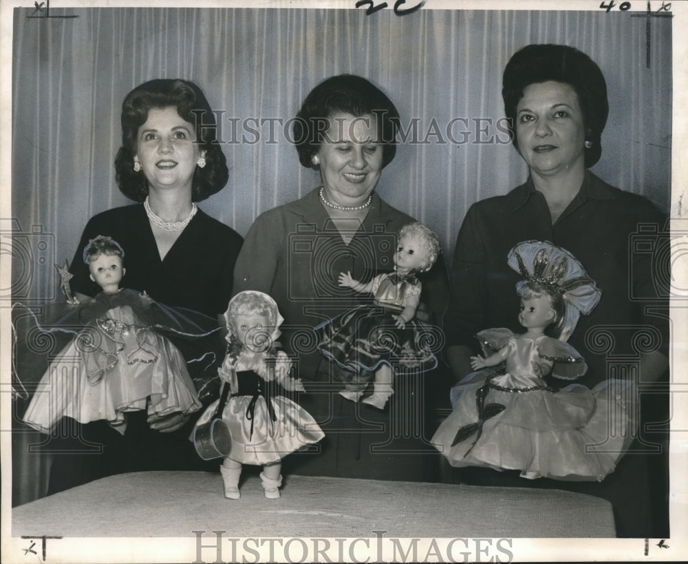 1965 Press Photo Opti-Mrs. Couturieres and Mrs. Donald Boudreaux with Dolls- Historic Images
