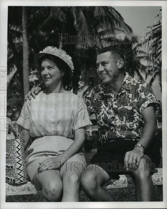 1959 Press Photo Mr. and Mrs. Fred Bowes at British Colonial Hotel in Nassau- Historic Images