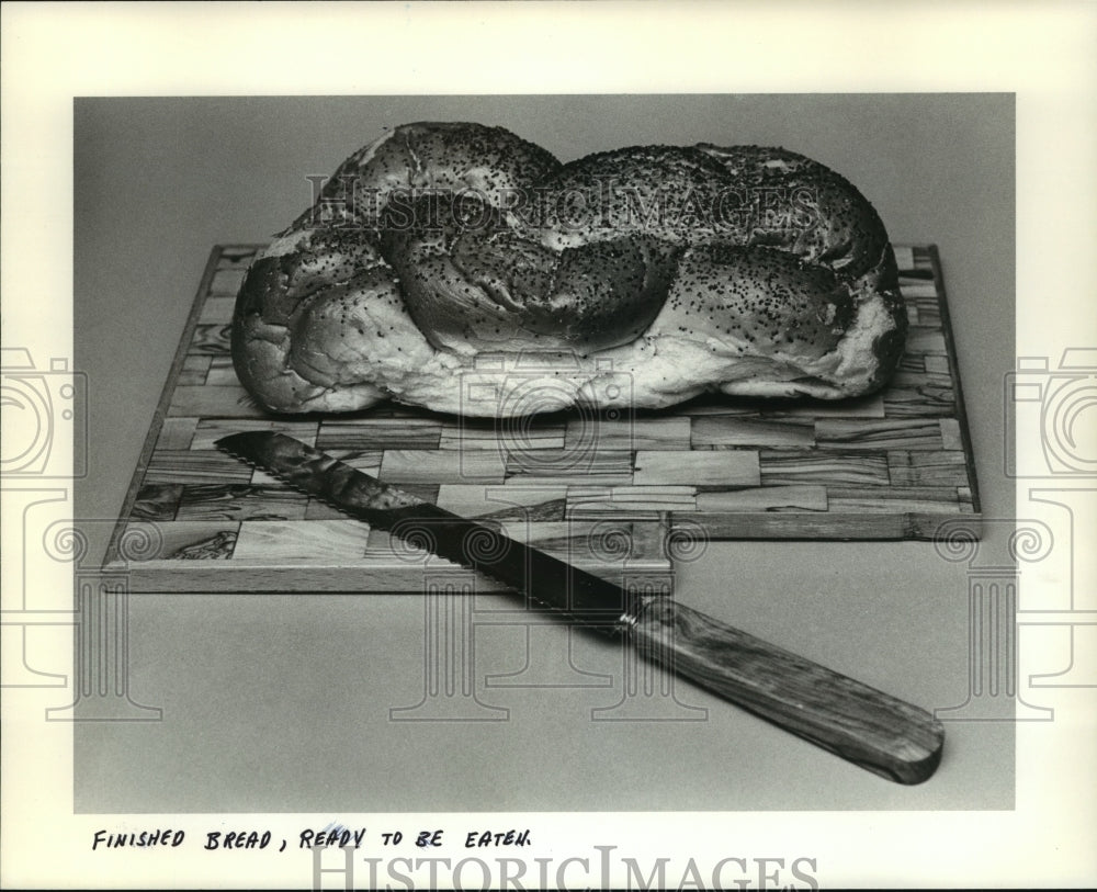  Press Photo Freshly baked knot bread- Historic Images