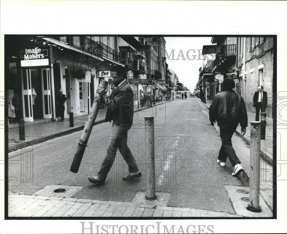  Press Photo Bourbon Street Removal of Traffic Barricades- Historic Images