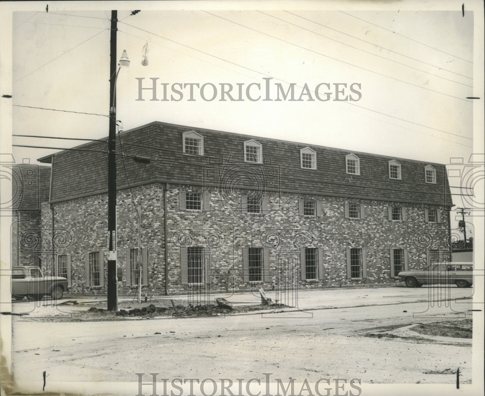  Press Photo The Brentwood Apartment House at 300 Block of Ridgelake Drive- Historic Images