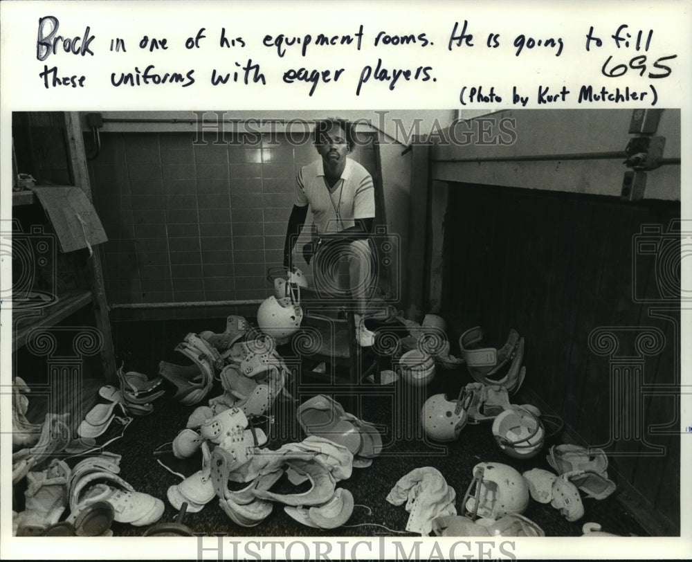 Press Photo Hamilton Brock in one of his equipment rooms - noa46286- Historic Images