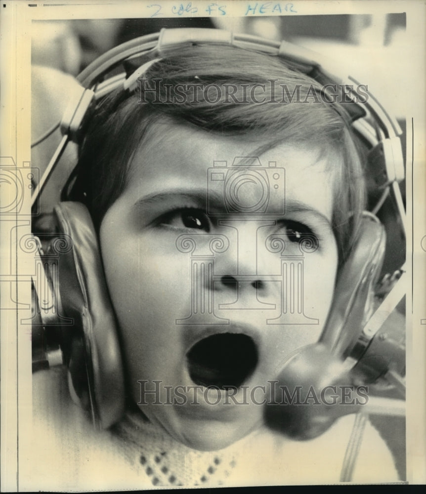 1972 Press Photo Child wearing a hearing device- Historic Images