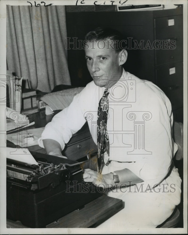 1946 Press Photo Ex-Marine and Japanese Prisoner, Karl Bugbee in his Office