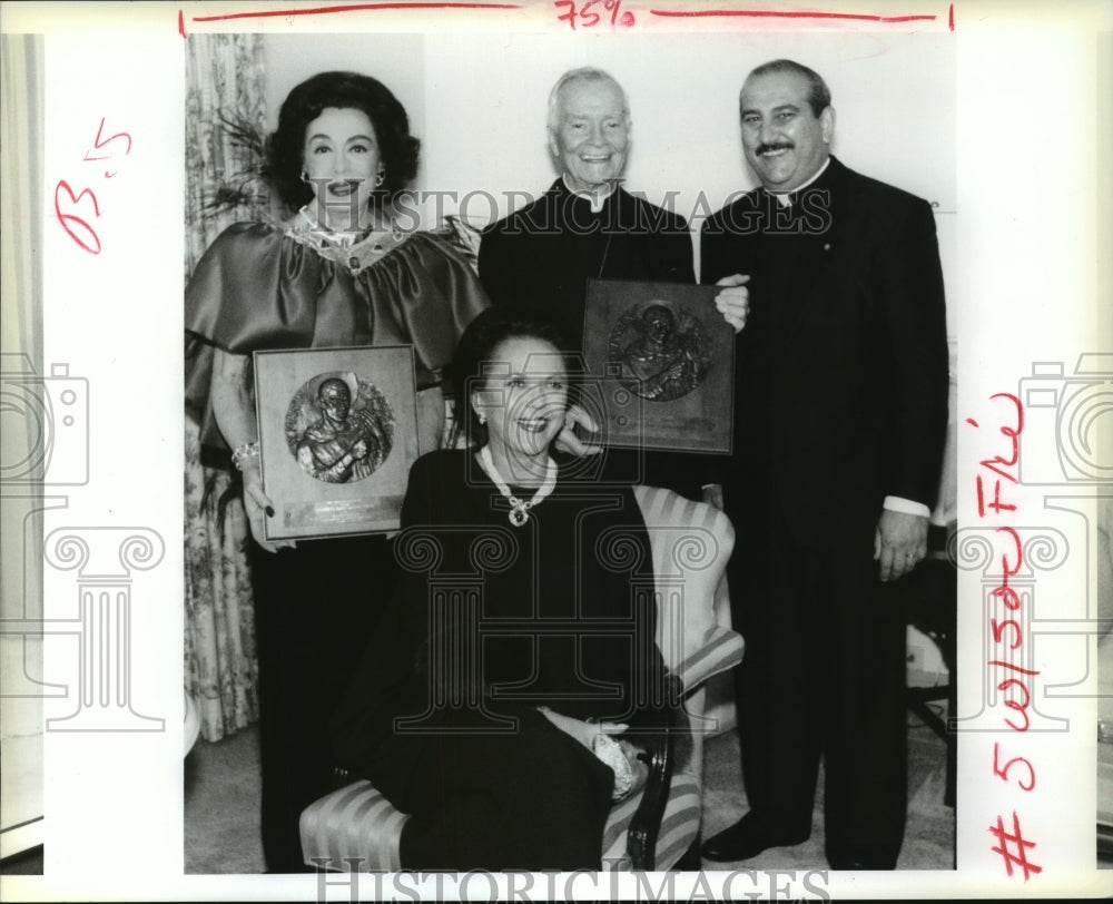  Press Photo Betty T. Brooks with Others at the South Dominicans Event- Historic Images