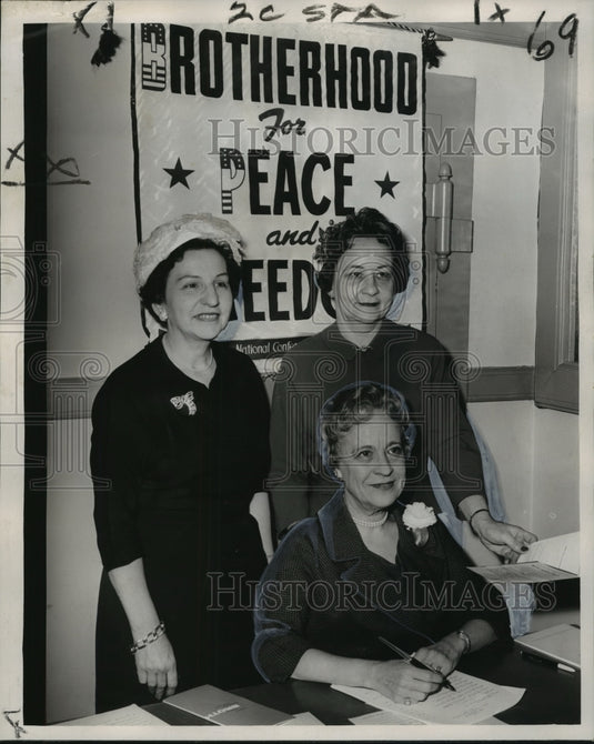 1960 Press Photo Brotherhood Week appoint three co-chairmen of women's committee- Historic Images