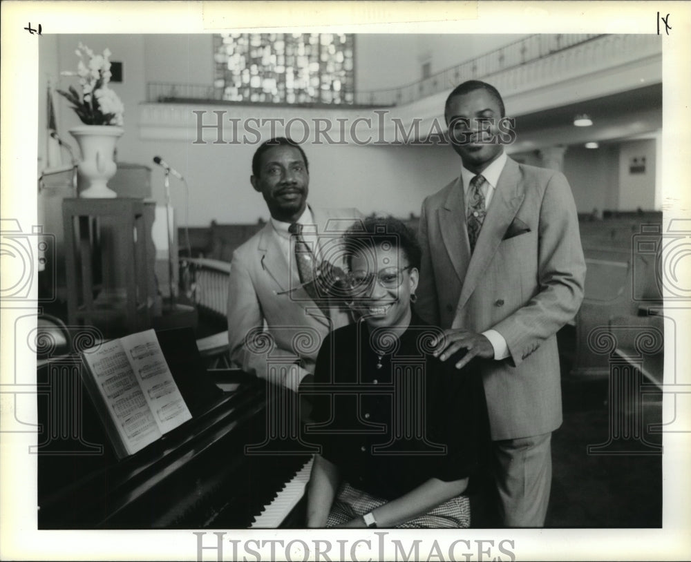 1990 Press Photo &quot;Singing Miniters Musical&quot; by members of Union Bethel Church- Historic Images