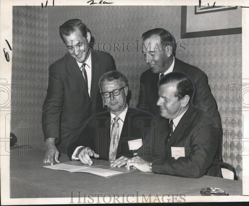 1968 Press Photo Newly elected officers of the New Orleans Dental Conference - Historic Images