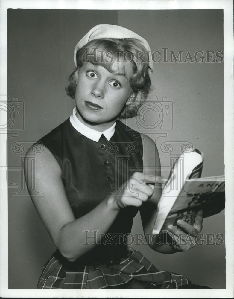 1962 Press Photo Joyce Bulifant performs in performance &quot;A Guy for Clementine&quot; - Historic Images