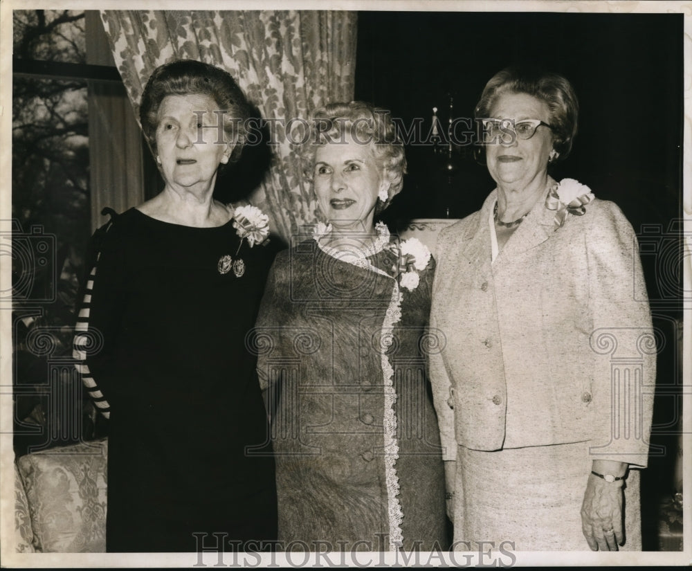 1968 Press Photo Mrs. William Helis, Mrs. Edwin W. Herbst, Mrs. Roger A. Cavaroc