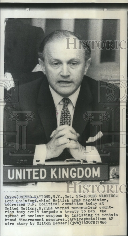 1966 Press Photo Chief British arms negotiator Lord Chalfont addresses the U.N.- Historic Images