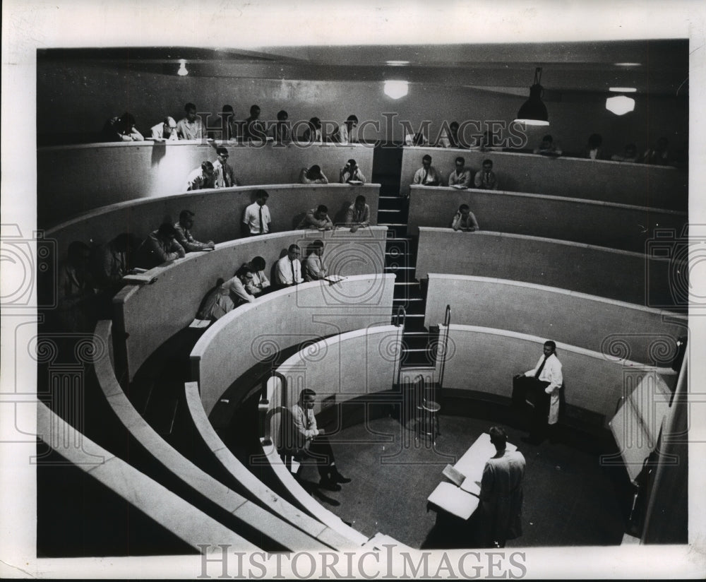 1963 Press Photo Doctor Harold Albert with Others at Miles Amphitheater