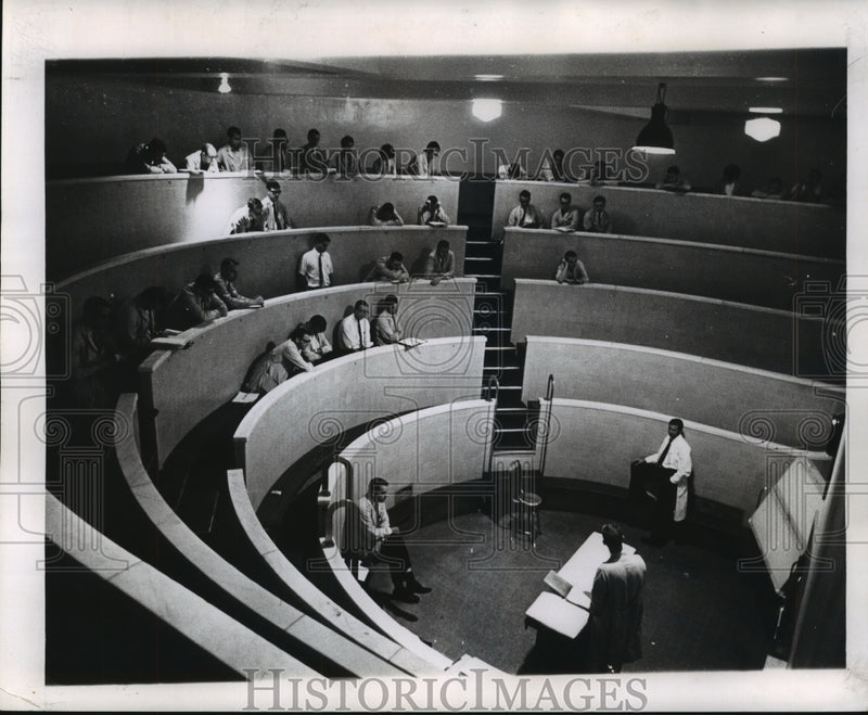 Load image into Gallery viewer, 1963 Press Photo Doctor Harold Albert with Others at Miles Amphitheater
