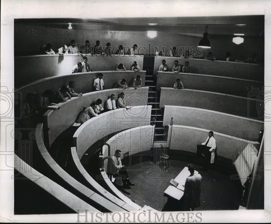 1963 Press Photo Doctor Harold Albert with Others at Miles Amphitheater
