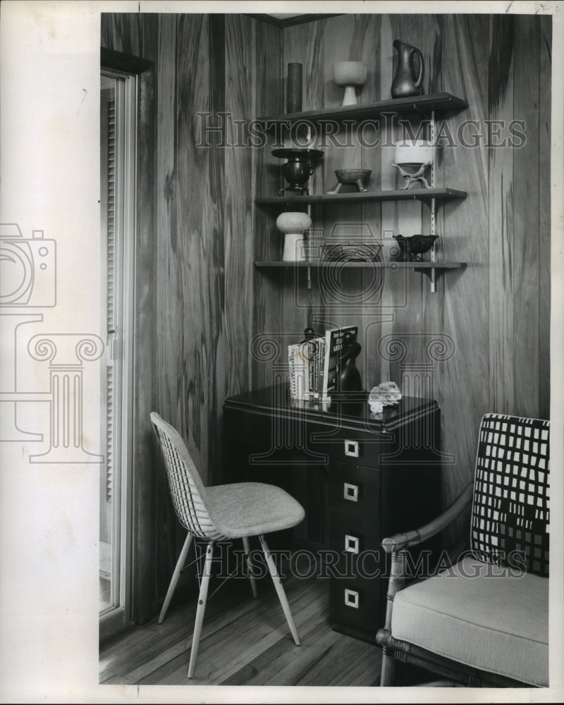 Load image into Gallery viewer, 1961 Press Photo Containers from Mexico and Japan adorn Mrs. R. X. Chauvin Walls
