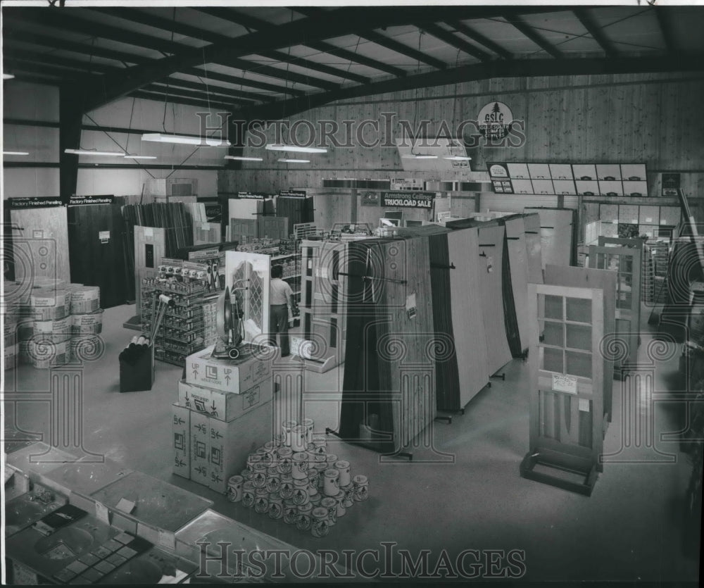 1978 Press Photo Showroom of Clarkmart managed by Ken Schulz, Louisiana