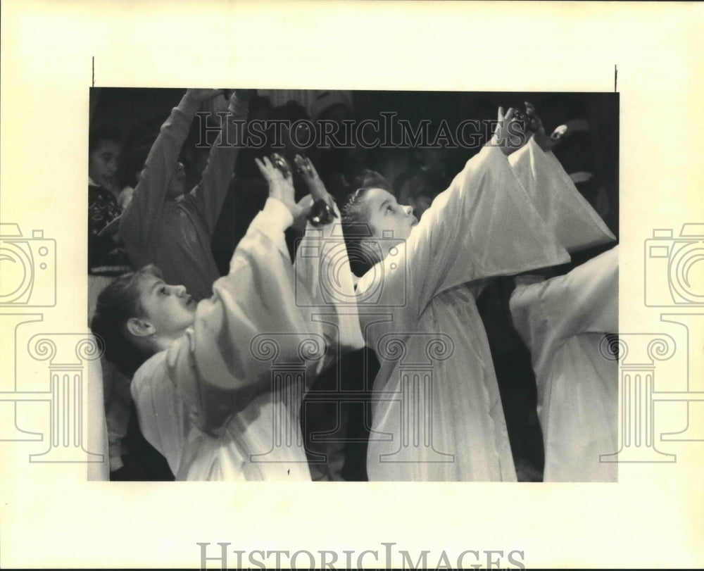 1992 Press Photo Rebecca Acosta &amp; Nicole Fronistas, Choir Christmas in the Oaks- Historic Images