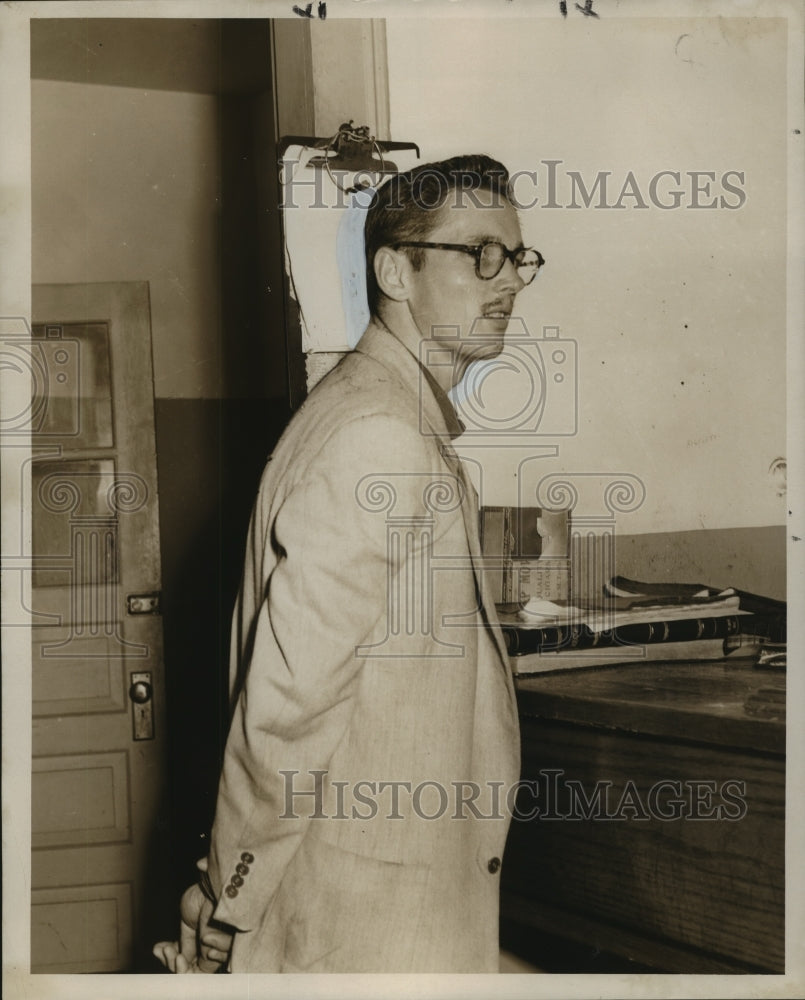 1955 Press Photo Marvin Cole arrested in New Orleans. - noa63621