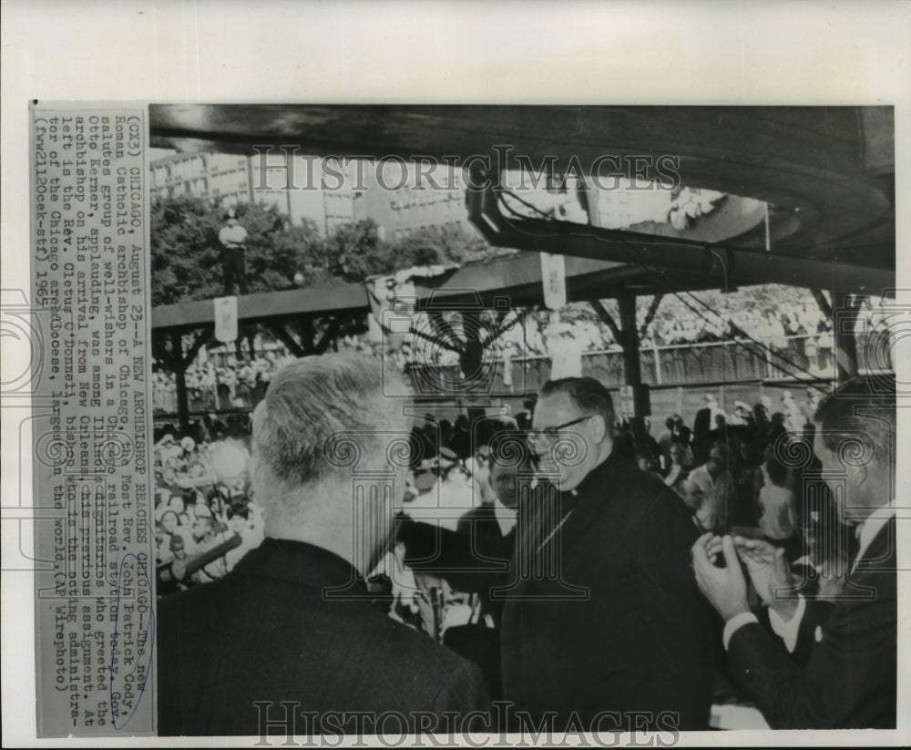 1965 Press Photo Archbishop John P. Cody Salutes Well-Wishers in Chicago- Historic Images