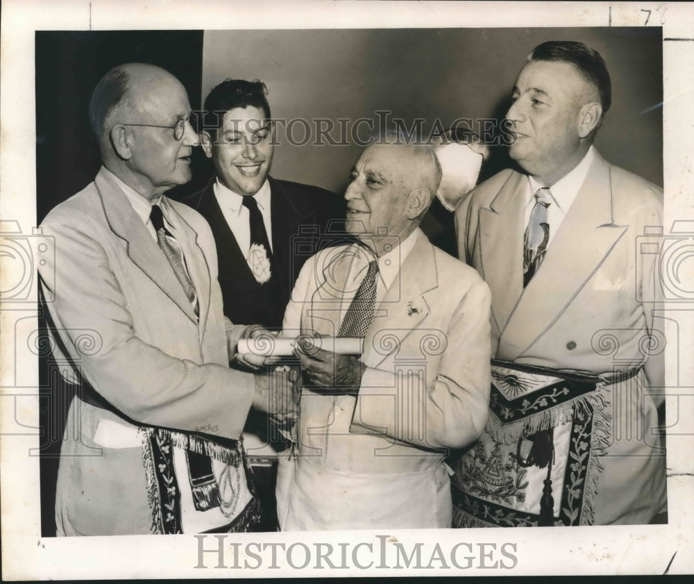 1950 Press Photo Membership Certificate given to William B. Coleman with Others